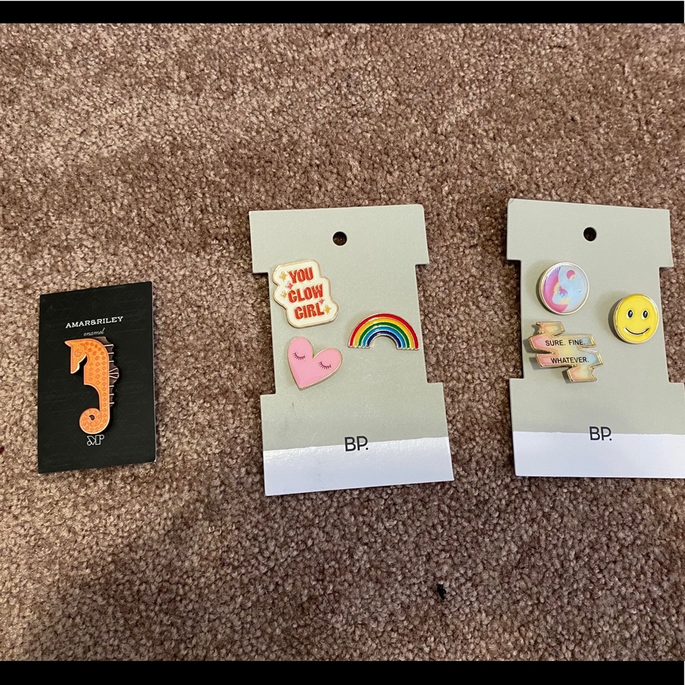 7 pins/hat pin/rainbow/heart/smile face/teen pin